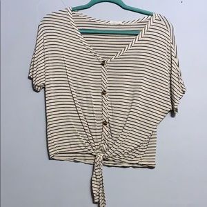 Striped cropped t shirt with buttons